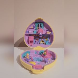 Polly pocket strollin' baby 1994